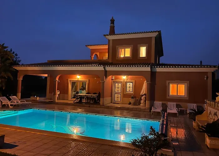 فيلة Casa Eunice