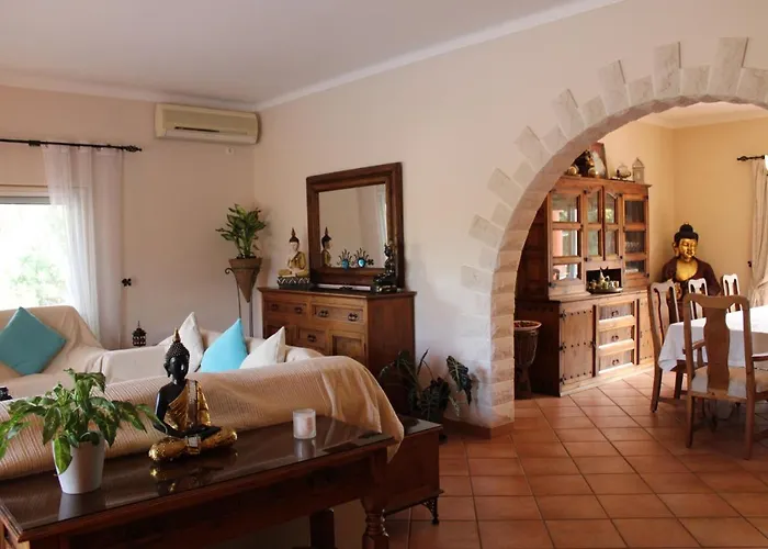 فيلة Casa Eunice