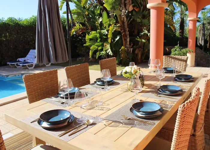 فيلة Casa Eunice